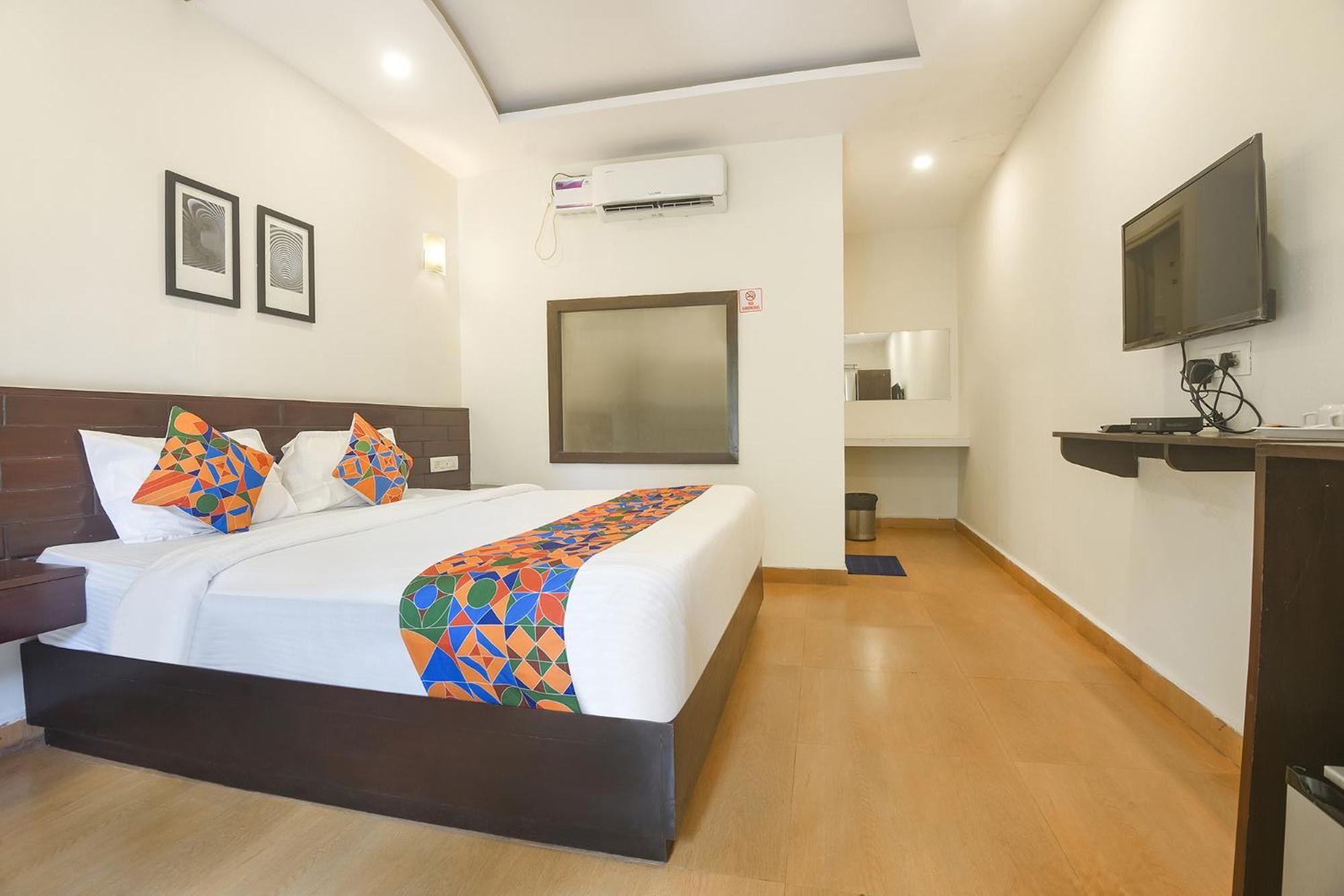 Fabhotel La Volga - Nr Morjim Beach 외부 사진