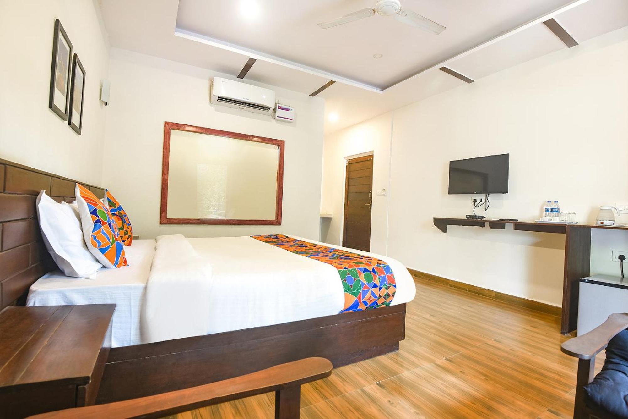 Fabhotel La Volga - Nr Morjim Beach 외부 사진